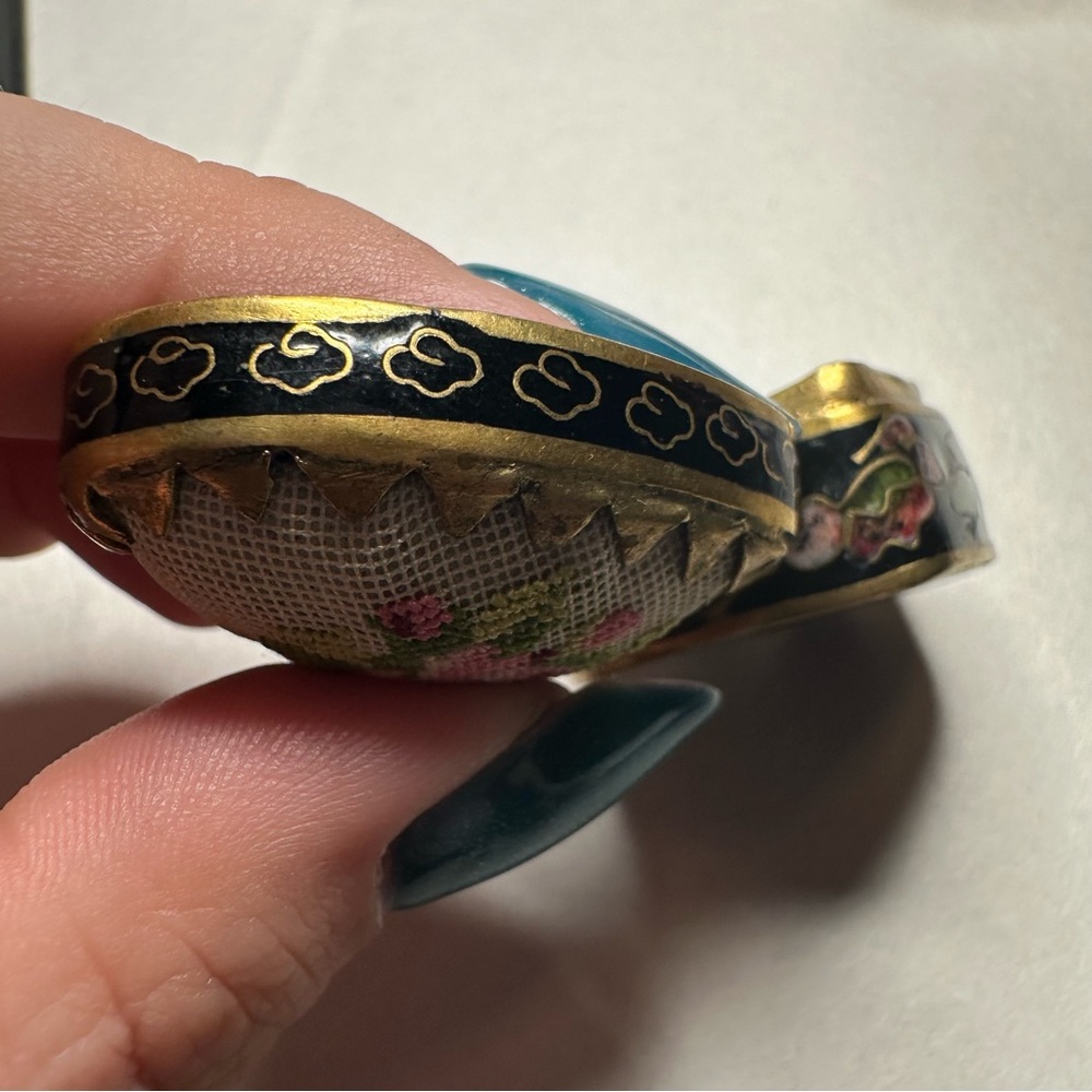 VINTAGE HEART SHAPED Cloisonne & Needlepoint (petit point) trinket box - Picture 6 of 6